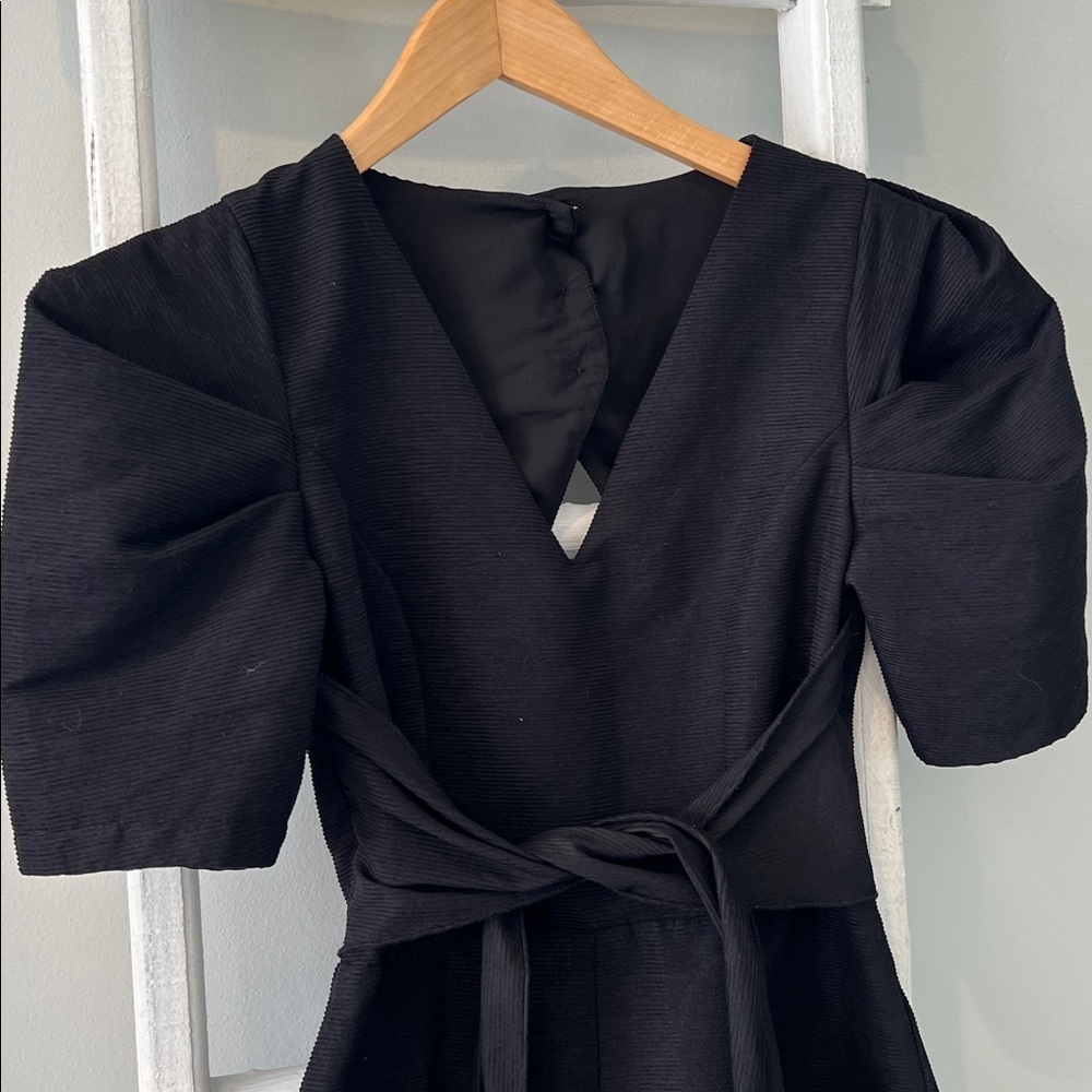 Topshop open back Black Puff Sleeve black textured belted Romper size 6 - Picture 3 of 11